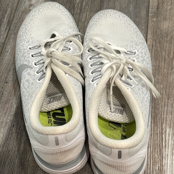 Nike free distance running shoes hyper jade/white size 8 - Picture 9 of 9